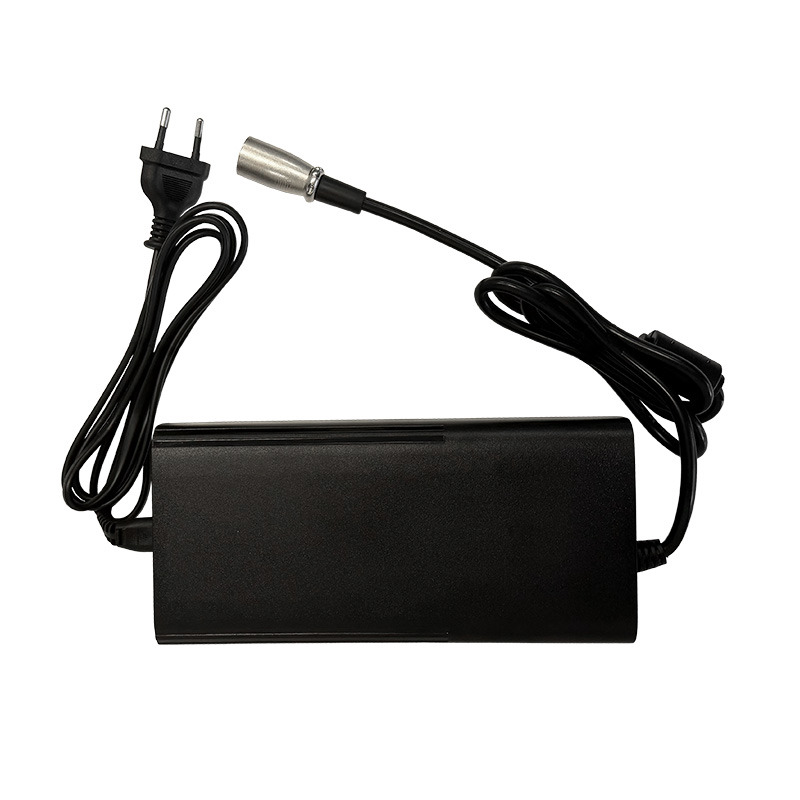 CARICABATTERIE MOTOCARRIOLA DAEWOO A BATTERIA 220 KG